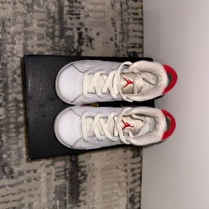 Air Jordan Retro 6 red oreo toddler Size 8c